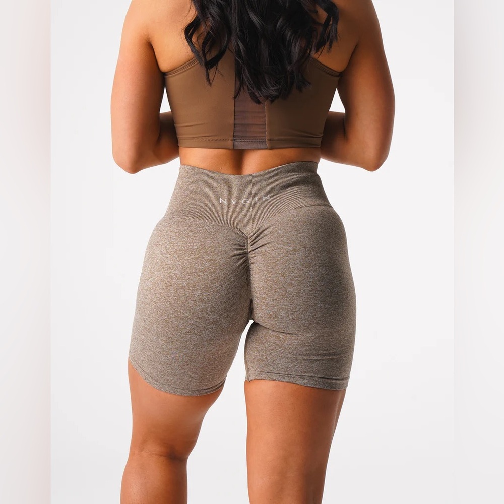 NVGTN Scrunch Seamless Short in Mocha Size L